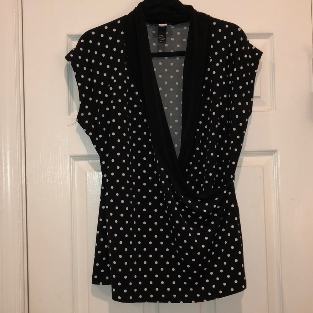 Polka dot form fitting blouse